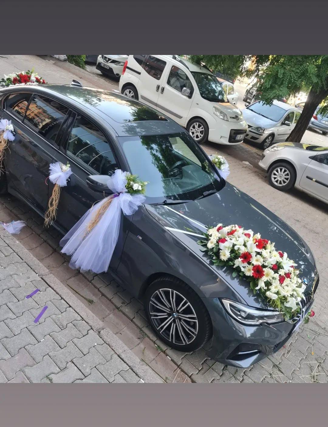 Yatay renkli çiçekler ile Araç SÜleme